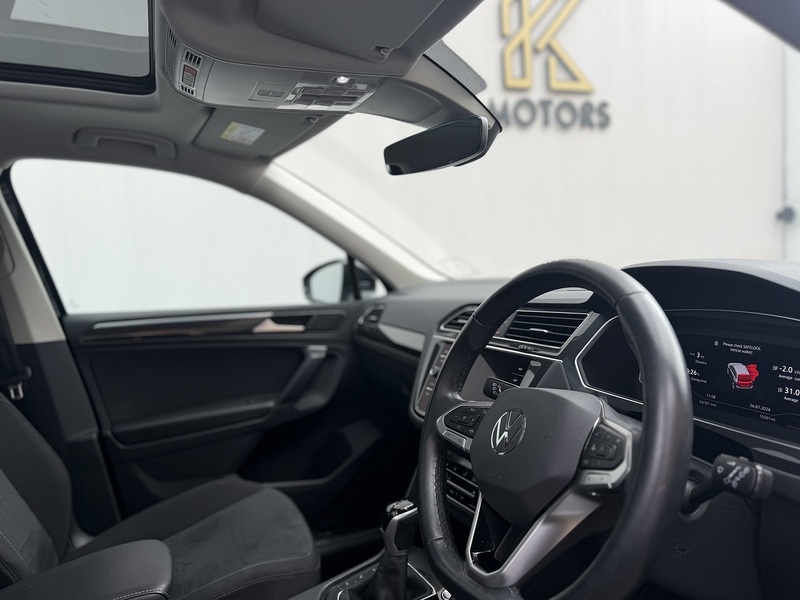 Volkswagen Tiguan 1.4 TSI 13kWh Elegance SUV 5dr Petrol Plug-in Hybrid DSG Euro 6 (s/s) (245 ps) - U716