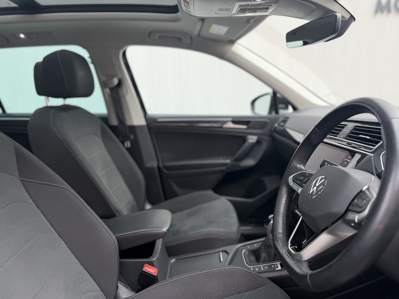 Volkswagen Tiguan 1.4 TSI 13kWh Elegance SUV 5dr Petrol Plug-in Hybrid DSG Euro 6 (s/s) (245 ps) - U716