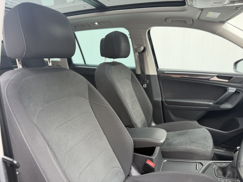 Volkswagen Tiguan 1.4 TSI 13kWh Elegance SUV 5dr Petrol Plug-in Hybrid DSG Euro 6 (s/s) (245 ps) - U716