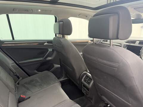 Volkswagen Tiguan 1.4 TSI 13kWh Elegance SUV 5dr Petrol Plug-in Hybrid DSG Euro 6 (s/s) (245 ps) - U716