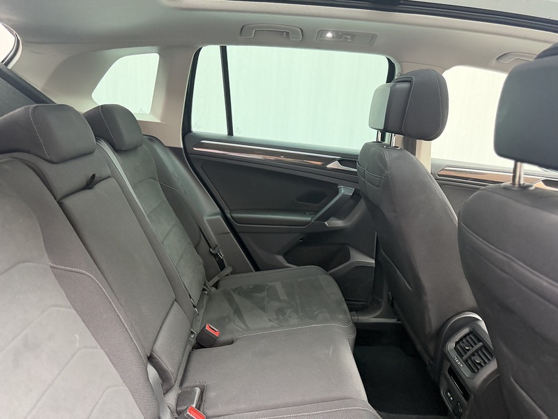 Volkswagen Tiguan 1.4 TSI 13kWh Elegance SUV 5dr Petrol Plug-in Hybrid DSG Euro 6 (s/s) (245 ps) - U716