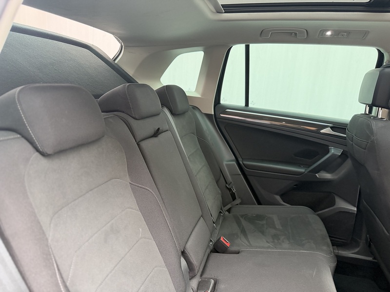 Volkswagen Tiguan 1.4 TSI 13kWh Elegance SUV 5dr Petrol Plug-in Hybrid DSG Euro 6 (s/s) (245 ps) - U716