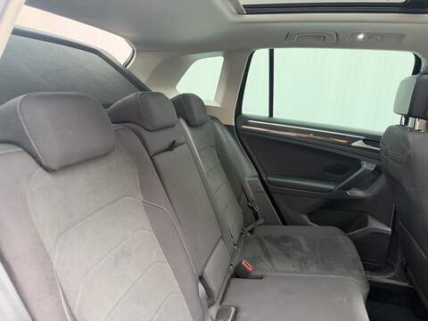 Volkswagen Tiguan 1.4 TSI 13kWh Elegance SUV 5dr Petrol Plug-in Hybrid DSG Euro 6 (s/s) (245 ps) - U716