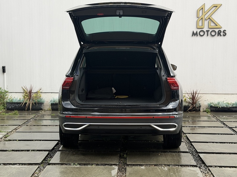 Volkswagen Tiguan 1.4 TSI 13kWh Elegance SUV 5dr Petrol Plug-in Hybrid DSG Euro 6 (s/s) (245 ps) - U716