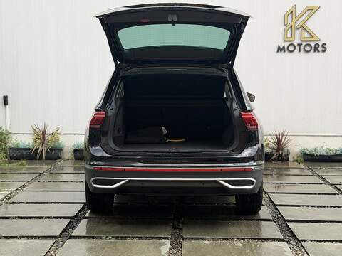 Volkswagen Tiguan 1.4 TSI 13kWh Elegance SUV 5dr Petrol Plug-in Hybrid DSG Euro 6 (s/s) (245 ps) - U716