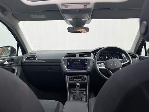 Volkswagen Tiguan 1.4 TSI 13kWh Elegance SUV 5dr Petrol Plug-in Hybrid DSG Euro 6 (s/s) (245 ps) - U716