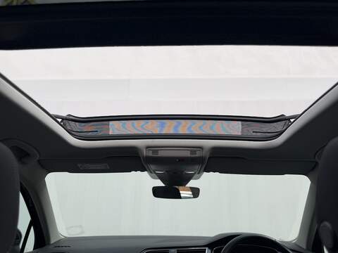 Volkswagen Tiguan 1.4 TSI 13kWh Elegance SUV 5dr Petrol Plug-in Hybrid DSG Euro 6 (s/s) (245 ps) - U716