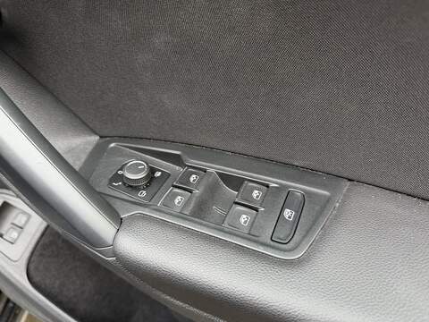 Volkswagen Tiguan 1.4 TSI 13kWh Elegance SUV 5dr Petrol Plug-in Hybrid DSG Euro 6 (s/s) (245 ps) - U716