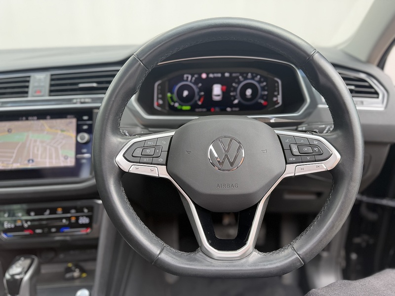 Volkswagen Tiguan 1.4 TSI 13kWh Elegance SUV 5dr Petrol Plug-in Hybrid DSG Euro 6 (s/s) (245 ps) - U716