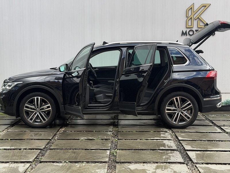 Volkswagen Tiguan 1.4 TSI 13kWh Elegance SUV 5dr Petrol Plug-in Hybrid DSG Euro 6 (s/s) (245 ps) - U716