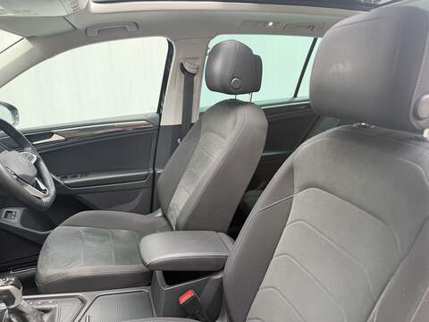 Volkswagen Tiguan 1.4 TSI 13kWh Elegance SUV 5dr Petrol Plug-in Hybrid DSG Euro 6 (s/s) (245 ps) - U716