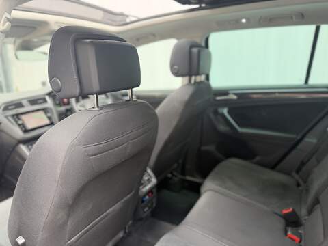 Volkswagen Tiguan 1.4 TSI 13kWh Elegance SUV 5dr Petrol Plug-in Hybrid DSG Euro 6 (s/s) (245 ps) - U716