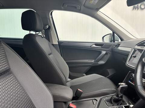 Volkswagen Tiguan 1.5 TSI Active SUV 5dr Petrol DSG Euro 6 (s/s) (150 ps) - U717
