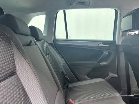 Volkswagen Tiguan 1.5 TSI Active SUV 5dr Petrol DSG Euro 6 (s/s) (150 ps) - U717