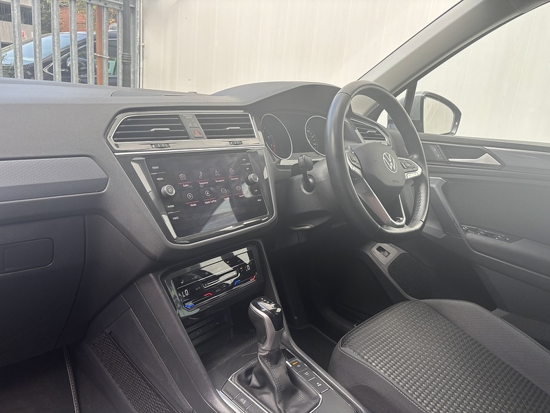Volkswagen Tiguan 1.5 TSI Active SUV 5dr Petrol DSG Euro 6 (s/s) (150 ps) - U717