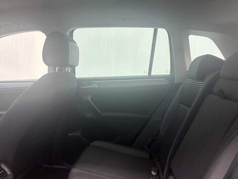 Volkswagen Tiguan 1.5 TSI Active SUV 5dr Petrol DSG Euro 6 (s/s) (150 ps) - U717