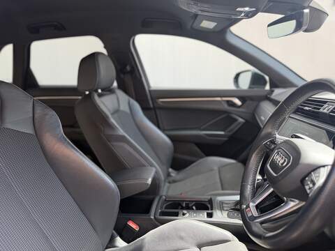 Audi Q3 2.0 TFSI 40 S line SUV 5dr Petrol S Tronic quattro Euro 6 (s/s) (190 ps) - U718