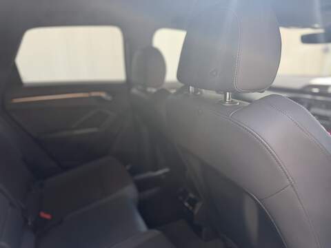 Audi Q3 2.0 TFSI 40 S line SUV 5dr Petrol S Tronic quattro Euro 6 (s/s) (190 ps) - U718