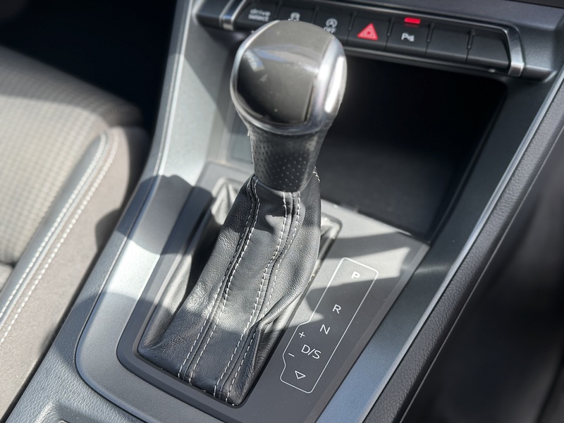 Audi Q3 2.0 TFSI 40 S line SUV 5dr Petrol S Tronic quattro Euro 6 (s/s) (190 ps) - U718