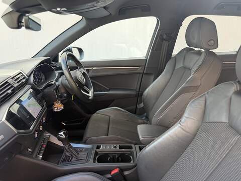 Audi Q3 2.0 TFSI 40 S line SUV 5dr Petrol S Tronic quattro Euro 6 (s/s) (190 ps) - U718