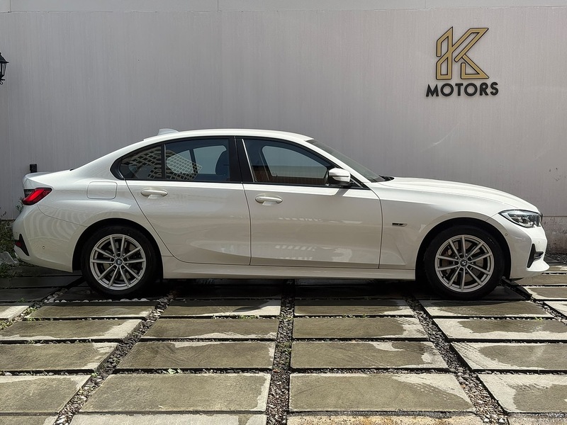 BMW 3 Series 2.0 330e 12kWh SE Pro Saloon 4dr Petrol Plug-in Hybrid Auto Euro 6 (s/s) (292 ps) - U719
