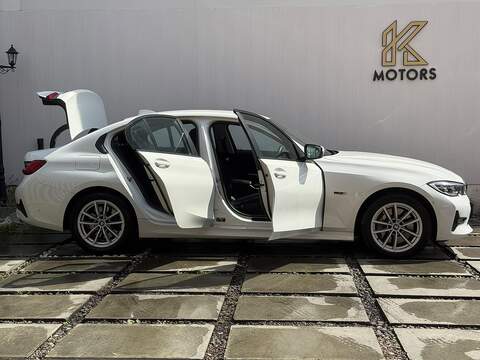 BMW 3 Series 2.0 330e 12kWh SE Pro Saloon 4dr Petrol Plug-in Hybrid Auto Euro 6 (s/s) (292 ps) - U719