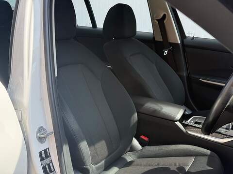 BMW 3 Series 2.0 330e 12kWh SE Pro Saloon 4dr Petrol Plug-in Hybrid Auto Euro 6 (s/s) (292 ps) - U719