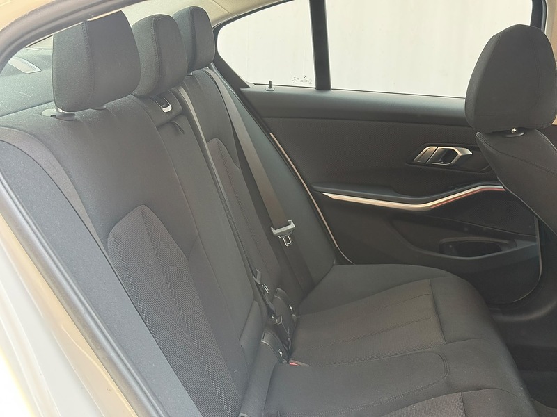BMW 3 Series 2.0 330e 12kWh SE Pro Saloon 4dr Petrol Plug-in Hybrid Auto Euro 6 (s/s) (292 ps) - U719