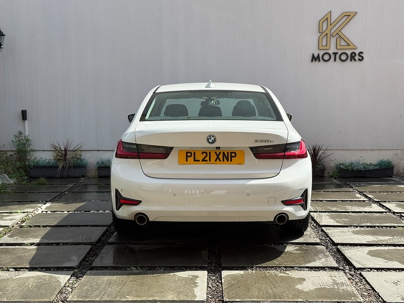 BMW 3 Series 2.0 330e 12kWh SE Pro Saloon 4dr Petrol Plug-in Hybrid Auto Euro 6 (s/s) (292 ps) - U719