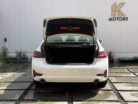 BMW 3 Series 2.0 330e 12kWh SE Pro Saloon 4dr Petrol Plug-in Hybrid Auto Euro 6 (s/s) (292 ps) - U719