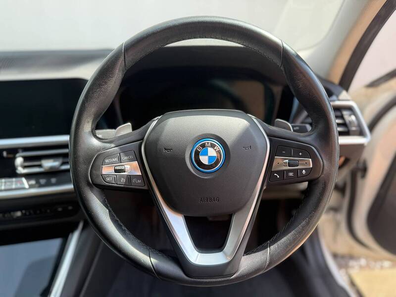 BMW 3 Series 2.0 330e 12kWh SE Pro Saloon 4dr Petrol Plug-in Hybrid Auto Euro 6 (s/s) (292 ps) - U719