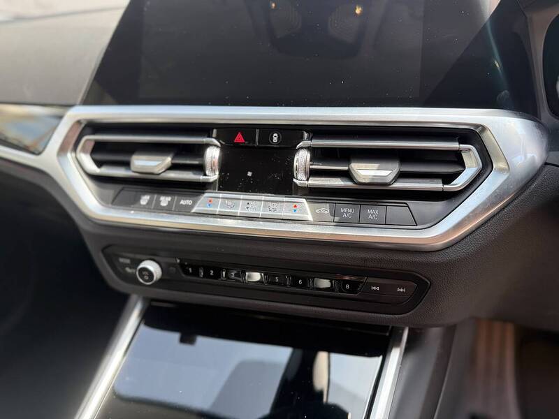 BMW 3 Series 2.0 330e 12kWh SE Pro Saloon 4dr Petrol Plug-in Hybrid Auto Euro 6 (s/s) (292 ps) - U719