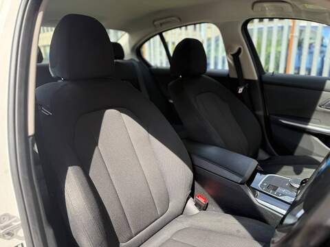 BMW 3 Series 2.0 330e 12kWh SE Pro Saloon 4dr Petrol Plug-in Hybrid Auto Euro 6 (s/s) (292 ps) - U719