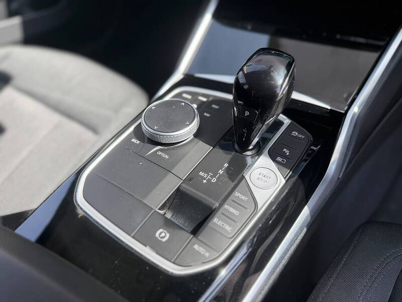 BMW 3 Series 2.0 330e 12kWh SE Pro Saloon 4dr Petrol Plug-in Hybrid Auto Euro 6 (s/s) (292 ps) - U719