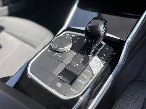 BMW 3 Series 2.0 330e 12kWh SE Pro Saloon 4dr Petrol Plug-in Hybrid Auto Euro 6 (s/s) (292 ps) - U719