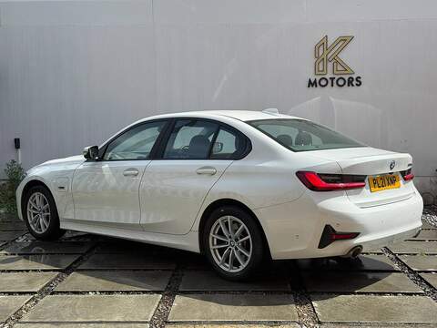 BMW 3 Series 2.0 330e 12kWh SE Pro Saloon 4dr Petrol Plug-in Hybrid Auto Euro 6 (s/s) (292 ps) - U719