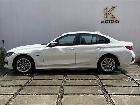 BMW 3 Series 2.0 330e 12kWh SE Pro Saloon 4dr Petrol Plug-in Hybrid Auto Euro 6 (s/s) (292 ps) - U719