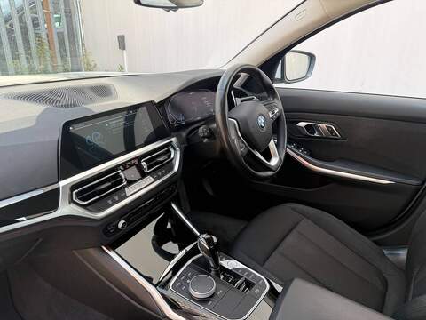 BMW 3 Series 2.0 330e 12kWh SE Pro Saloon 4dr Petrol Plug-in Hybrid Auto Euro 6 (s/s) (292 ps) - U719