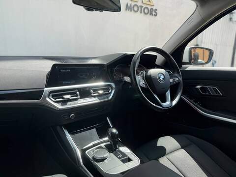 BMW 3 Series 2.0 330e 12kWh SE Pro Saloon 4dr Petrol Plug-in Hybrid Auto Euro 6 (s/s) (292 ps) - U719