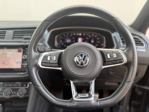 Volkswagen Tiguan 1.5 TSI EVO R-Line Tech SUV 5dr Petrol DSG Euro 6 (s/s) (150 ps) - U723