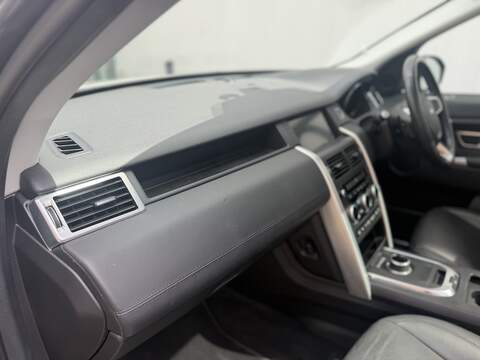 Land Rover Discovery Sport TD4 HSE Luxury - U734