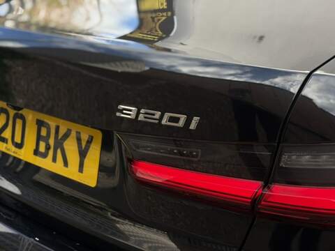 BMW 3 Series 2.0 320i M Sport Saloon 4dr Petrol Auto Euro 6 (s/s) (184 ps) - U91