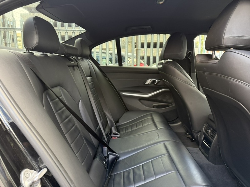 BMW 3 Series 2.0 320i M Sport Saloon 4dr Petrol Auto Euro 6 (s/s) (184 ps) - U91