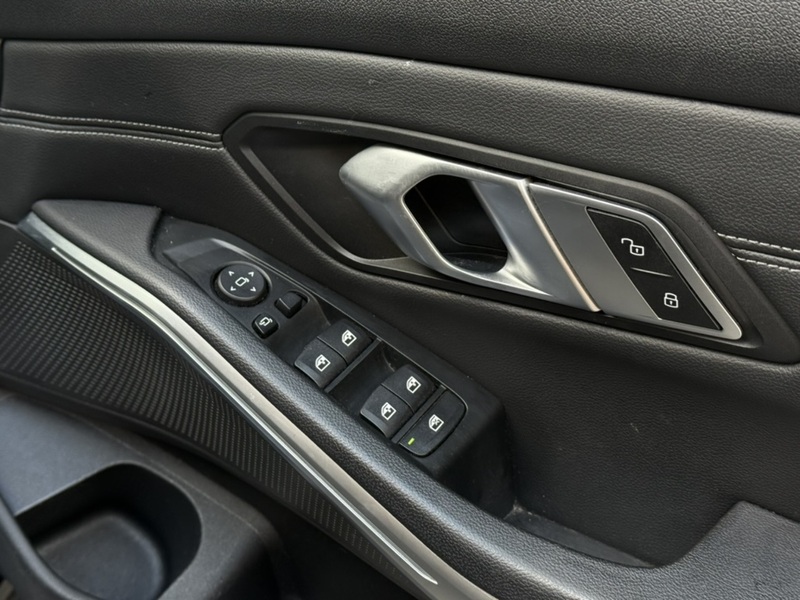 BMW 3 Series 2.0 320i M Sport Saloon 4dr Petrol Auto Euro 6 (s/s) (184 ps) - U91