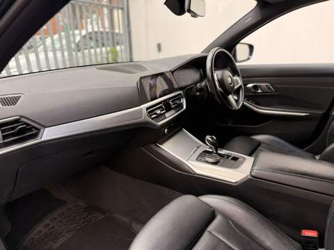 BMW 3 Series 2.0 320i M Sport Saloon 4dr Petrol Auto Euro 6 (s/s) (184 ps) - U91