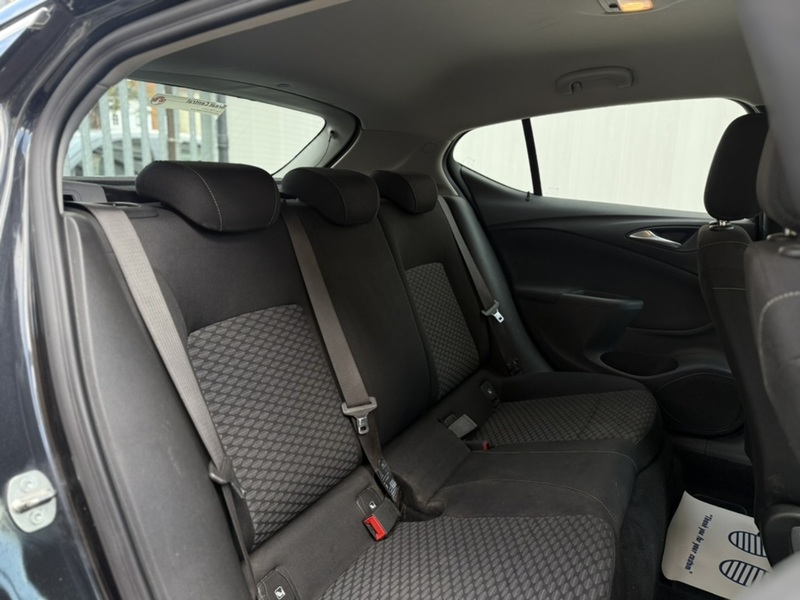 Vauxhall Astra 1.0i Turbo ecoFLEX Energy Hatchback 5dr Petrol Manual Euro 6 (s/s) (105 ps) - U92