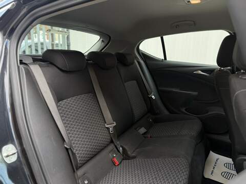 Vauxhall Astra 1.0i Turbo ecoFLEX Energy Hatchback 5dr Petrol Manual Euro 6 (s/s) (105 ps) - U92