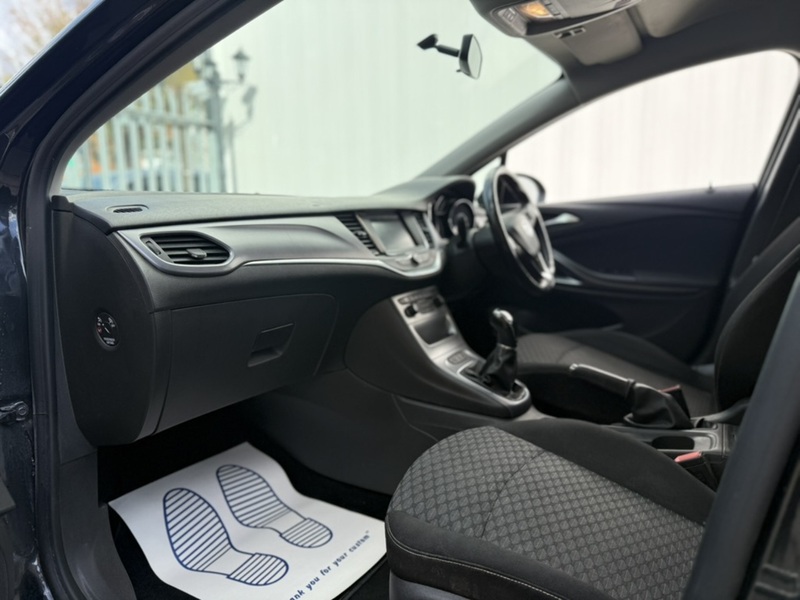 Vauxhall Astra 1.0i Turbo ecoFLEX Energy Hatchback 5dr Petrol Manual Euro 6 (s/s) (105 ps) - U92