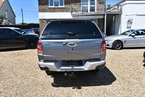 Mitsubishi L200 L200 2.4 DI-D DC Barbarian Auto 4WD Euro 6 4dr - U1650