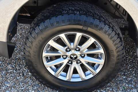 Mitsubishi L200 L200 2.4 DI-D DC Barbarian Auto 4WD Euro 6 4dr - U1650